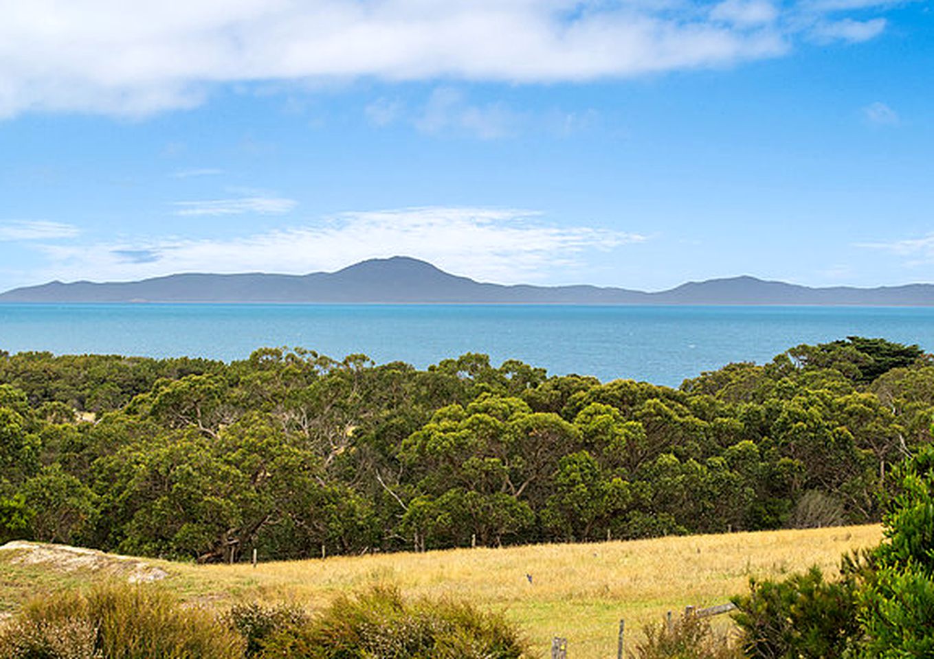 Romantic Holiday Cottage with Oceanfront Views near Wilsons Promontory National Park in Victoria