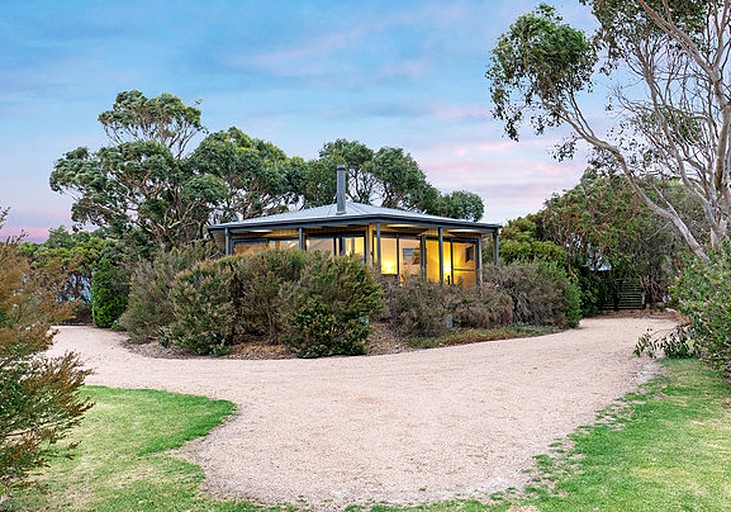 Cottages (Yanakie, Victoria, Australia)