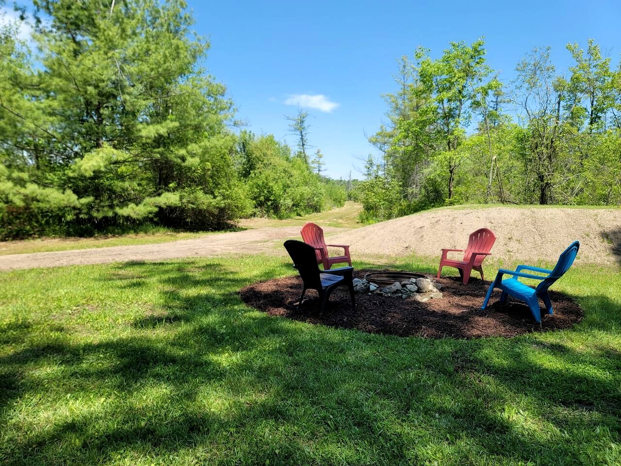 Cozy Lakeside Log Cabin with Kayaks & Arcade Access near Trails in Bitely, Michigan