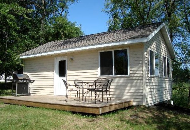 Linden Park Resort On East Battle lake, Cabins 49356, Henning, United