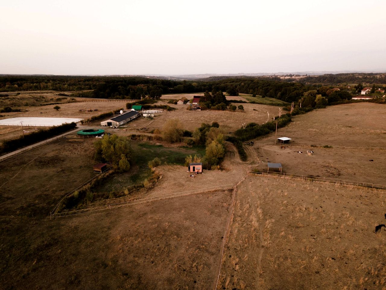 Charming Eco-Lodge with Panoramic Countryside Views near Vichy, Allier