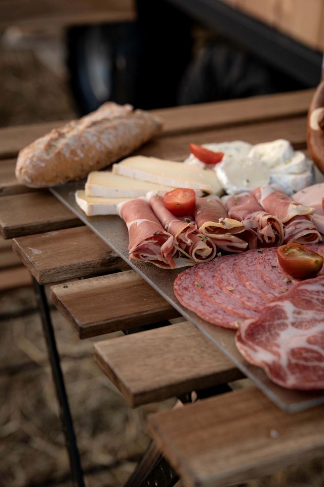 Charming Eco-Lodge with Panoramic Countryside Views near Vichy, Allier