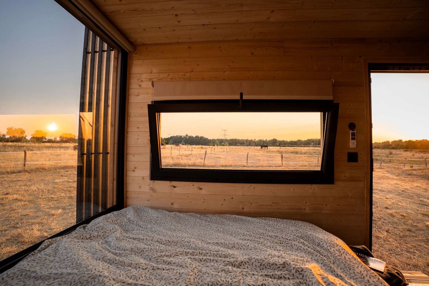 Charming Eco-Lodge with Panoramic Countryside Views near Vichy, Allier