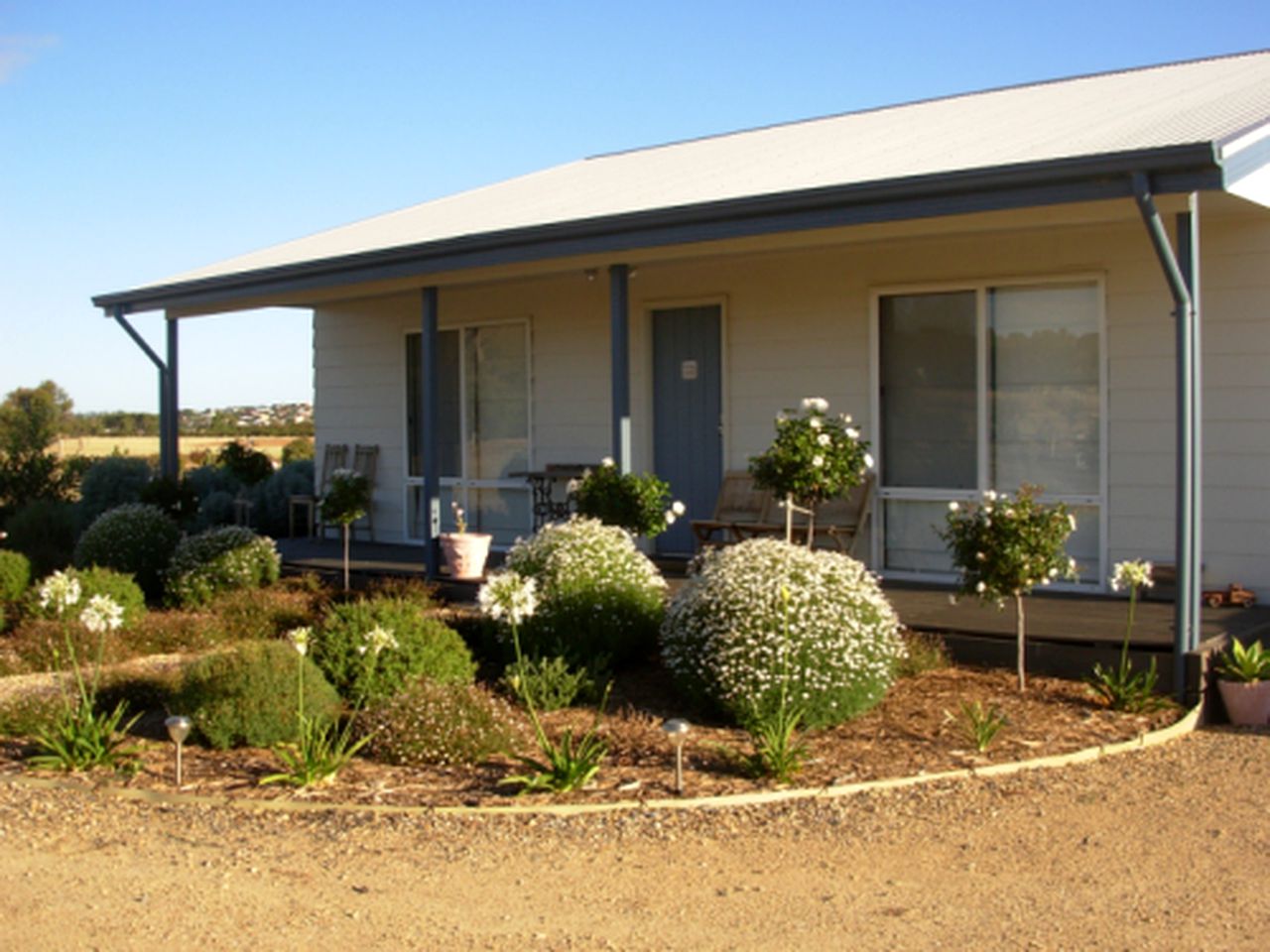 Charming Cottage Rental within Easy Reach of Lake Alexandrina, Australia