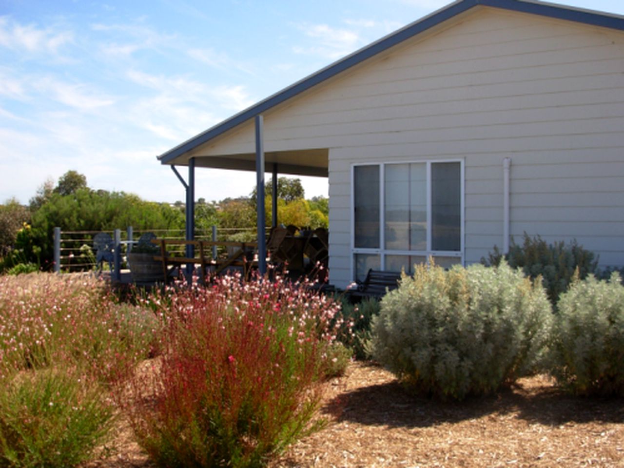 Charming Cottage Rental within Easy Reach of Lake Alexandrina, Australia