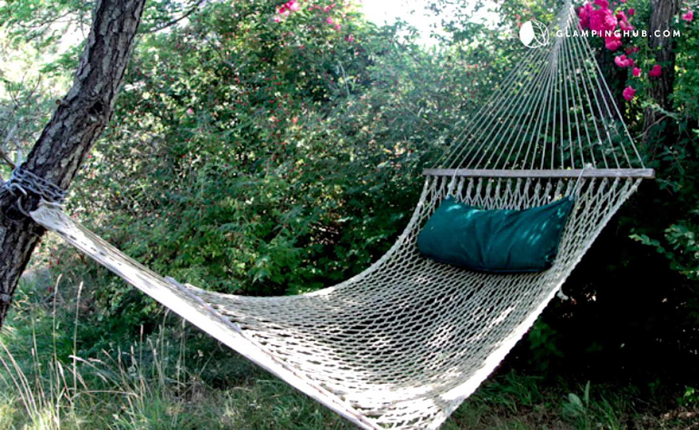 Romantic Cabin Retreat for Couples in Cape Cod Bay near Provincetown