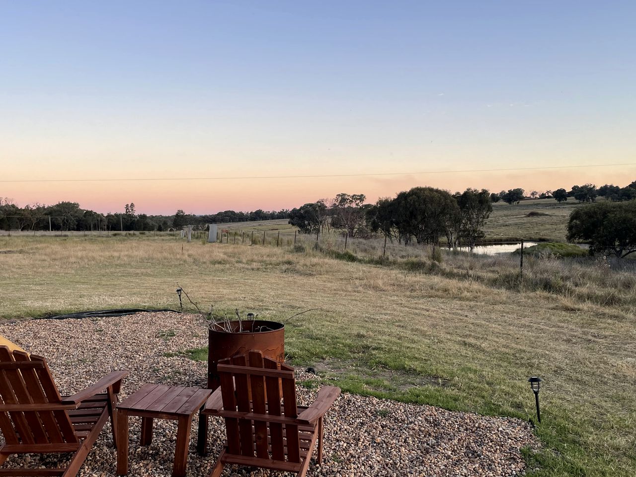 Tranquil, Pet-Friendly Tiny Home Perfect for Couples Glamping in Ulamambri, Australia