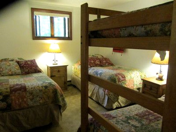 Cabins (Lake Placid, New York, United States)