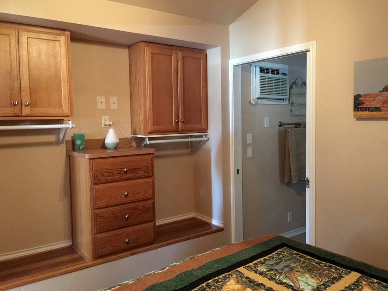 Pet-Friendly Lakeside Cabin Rental in Hideaway Harbor near Yantis, Texas