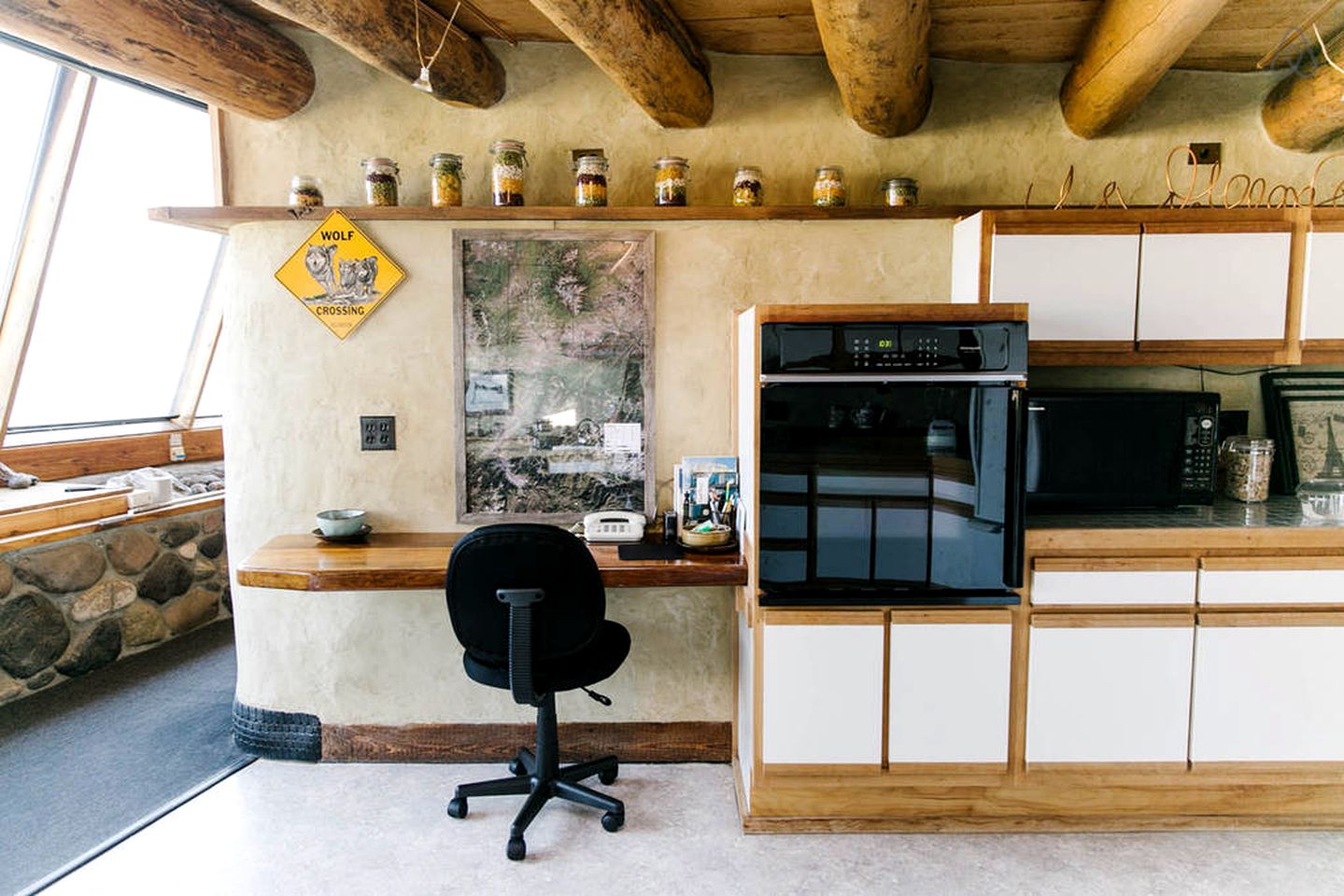 Unique and Modern Lodging with Exceptional Features in Paradise Valley, Montana