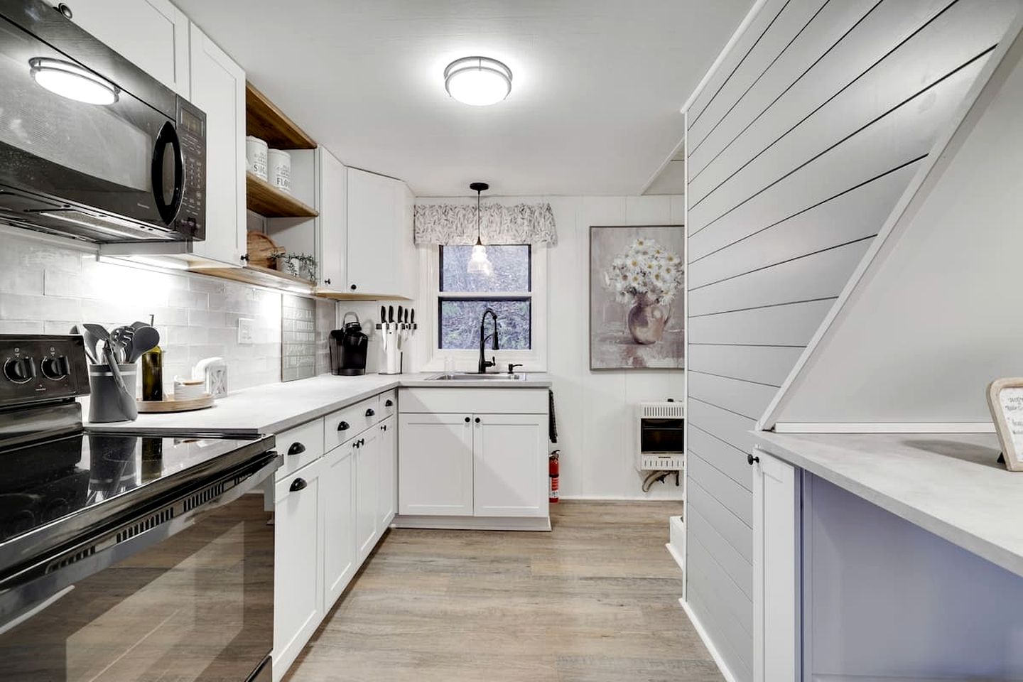 Pet Friendly Cabin with Fire Pit and Barbecue in Susquehanna, Pennsylvania