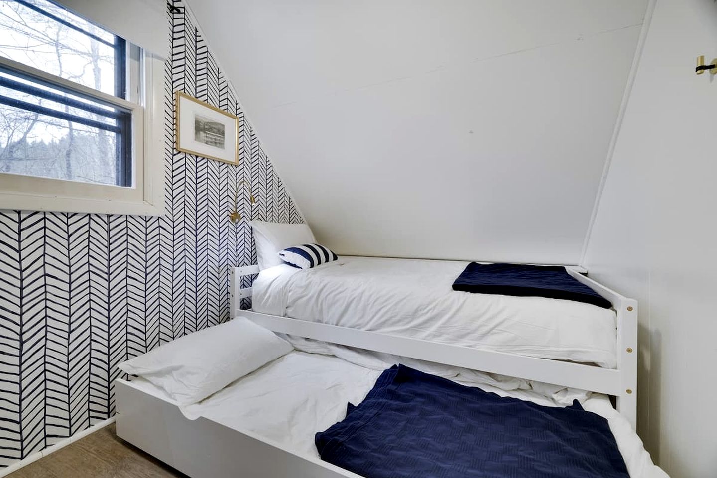 Pet Friendly Cabin with Fire Pit and Barbecue in Susquehanna, Pennsylvania