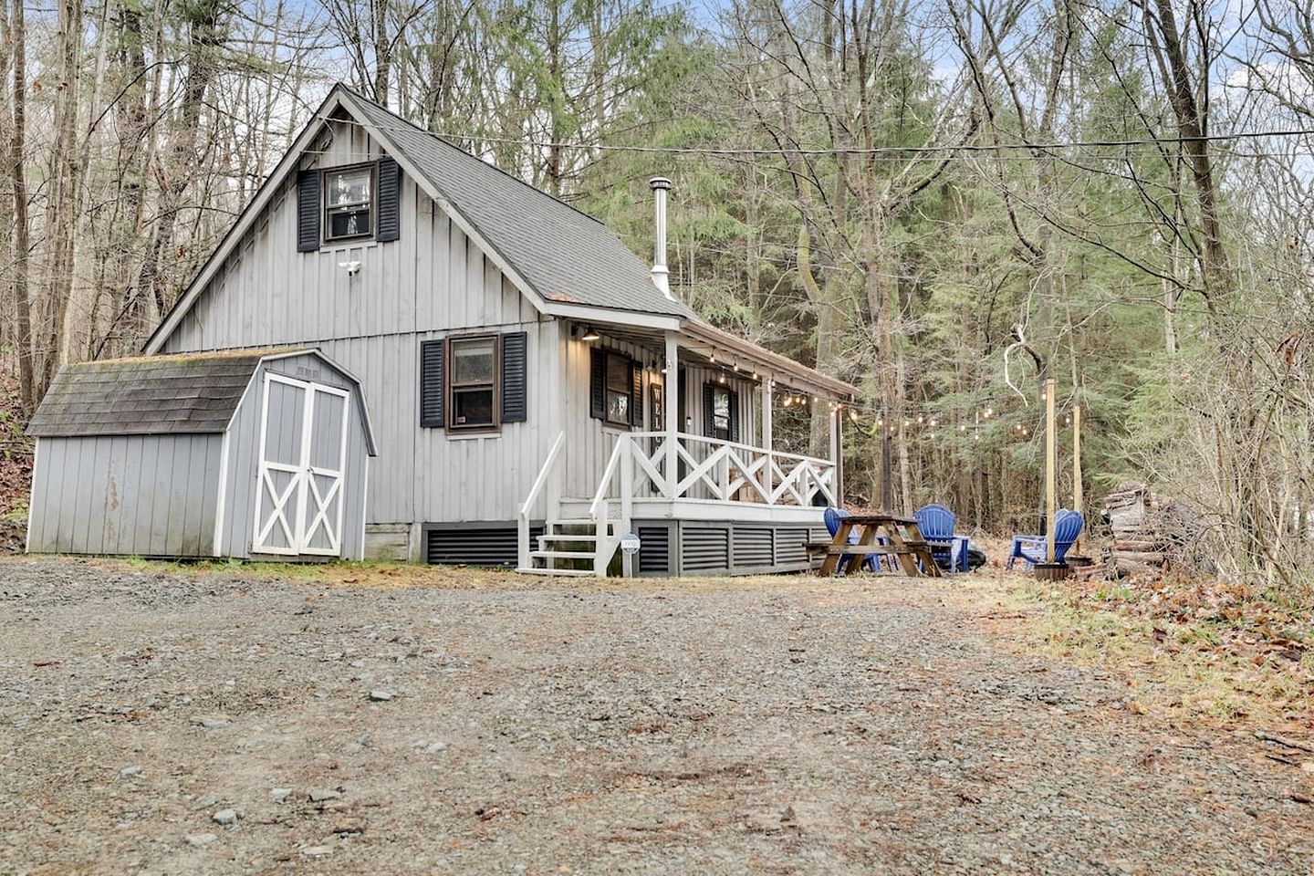Pet Friendly Cabin with Fire Pit and Barbecue in Susquehanna, Pennsylvania