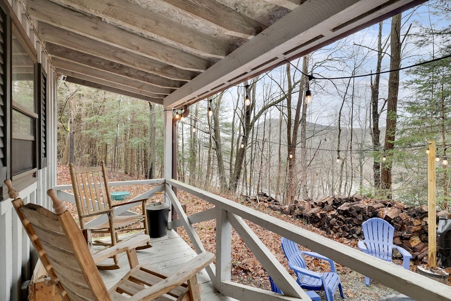 Pet Friendly Cabin with Fire Pit and Barbecue in Susquehanna, Pennsylvania