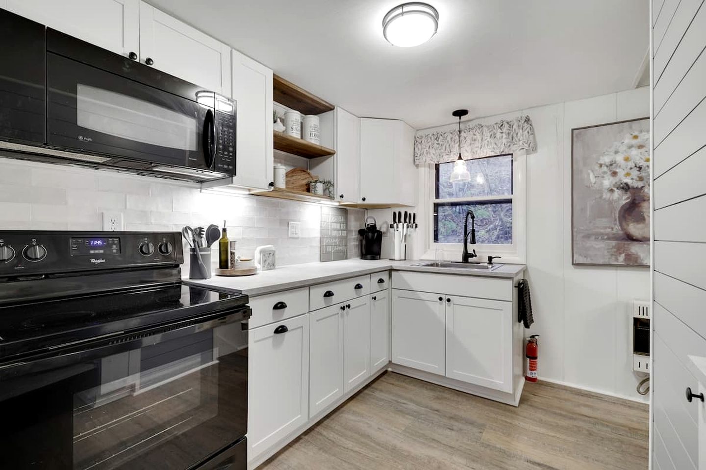 Pet Friendly Cabin with Fire Pit and Barbecue in Susquehanna, Pennsylvania