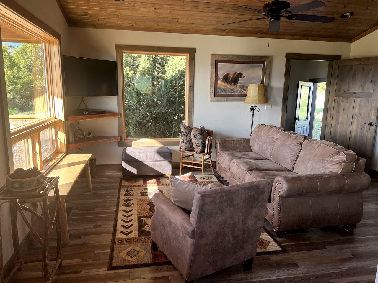 Charming Cabin with Mountain Views Near Madison River in Ennis, Montana