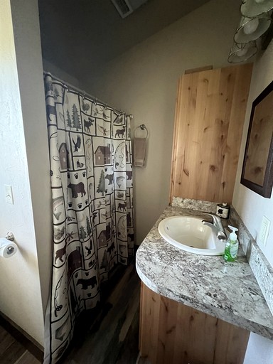 Cabins (United States of America, Ennis, Montana)