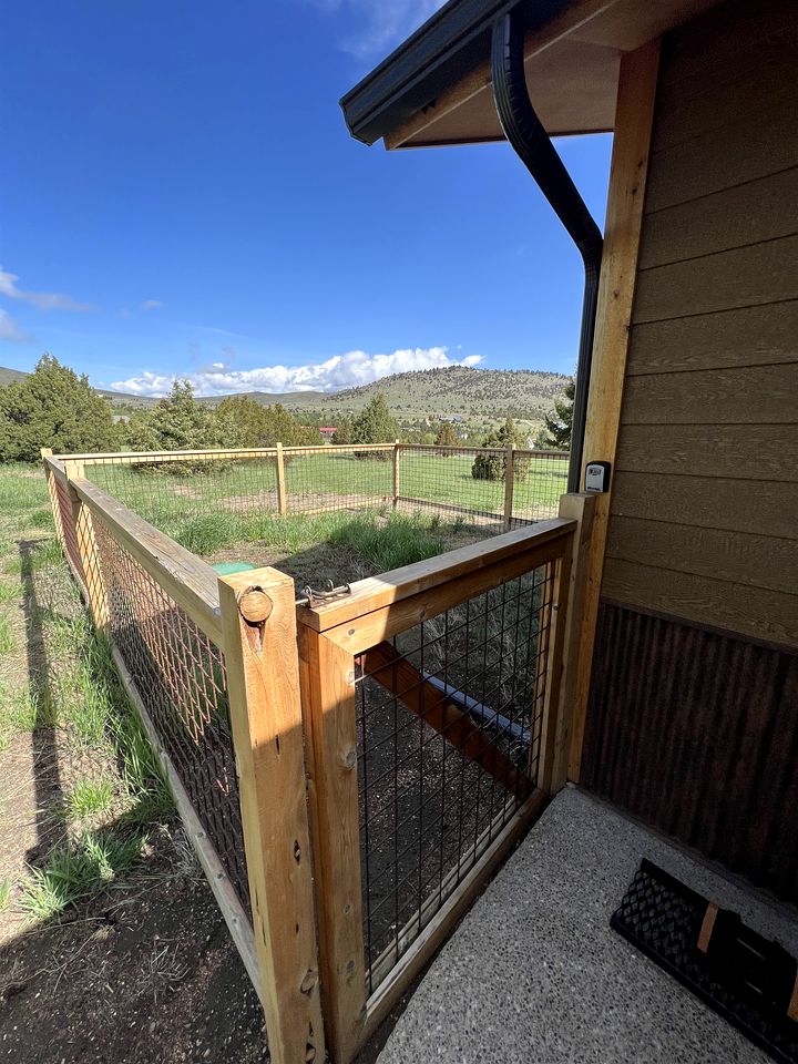 Charming Cabin with Mountain Views Near Madison River in Ennis, Montana