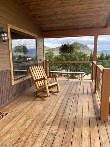 Cabins (United States of America, Ennis, Montana)