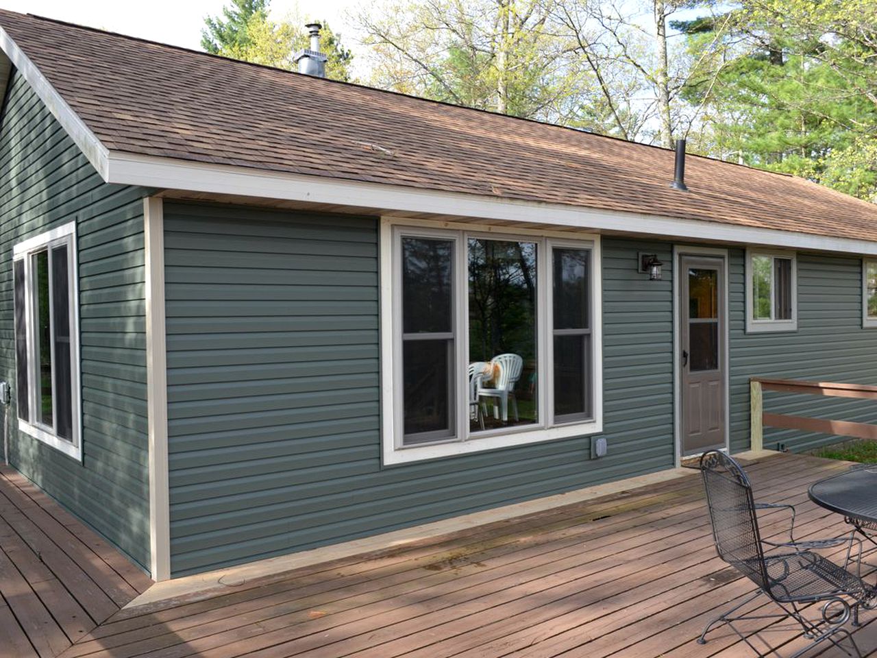 Quiet Lakeside Cabin Rental for Families just Outside of Minocqua, Wisconsin