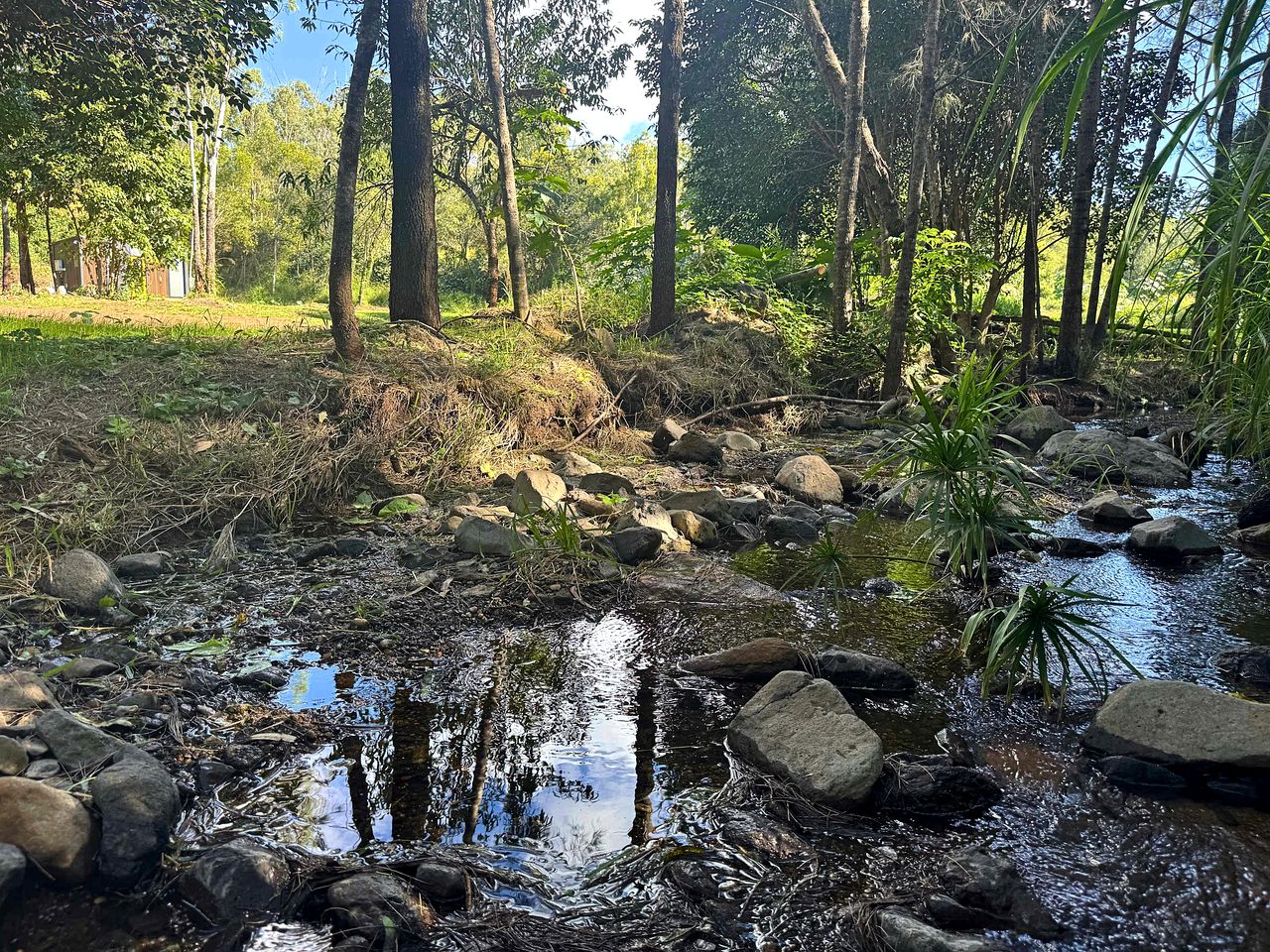 Serene Tiny Home Farm Stay with Creek Views near Toowoomba, Withcott QLD