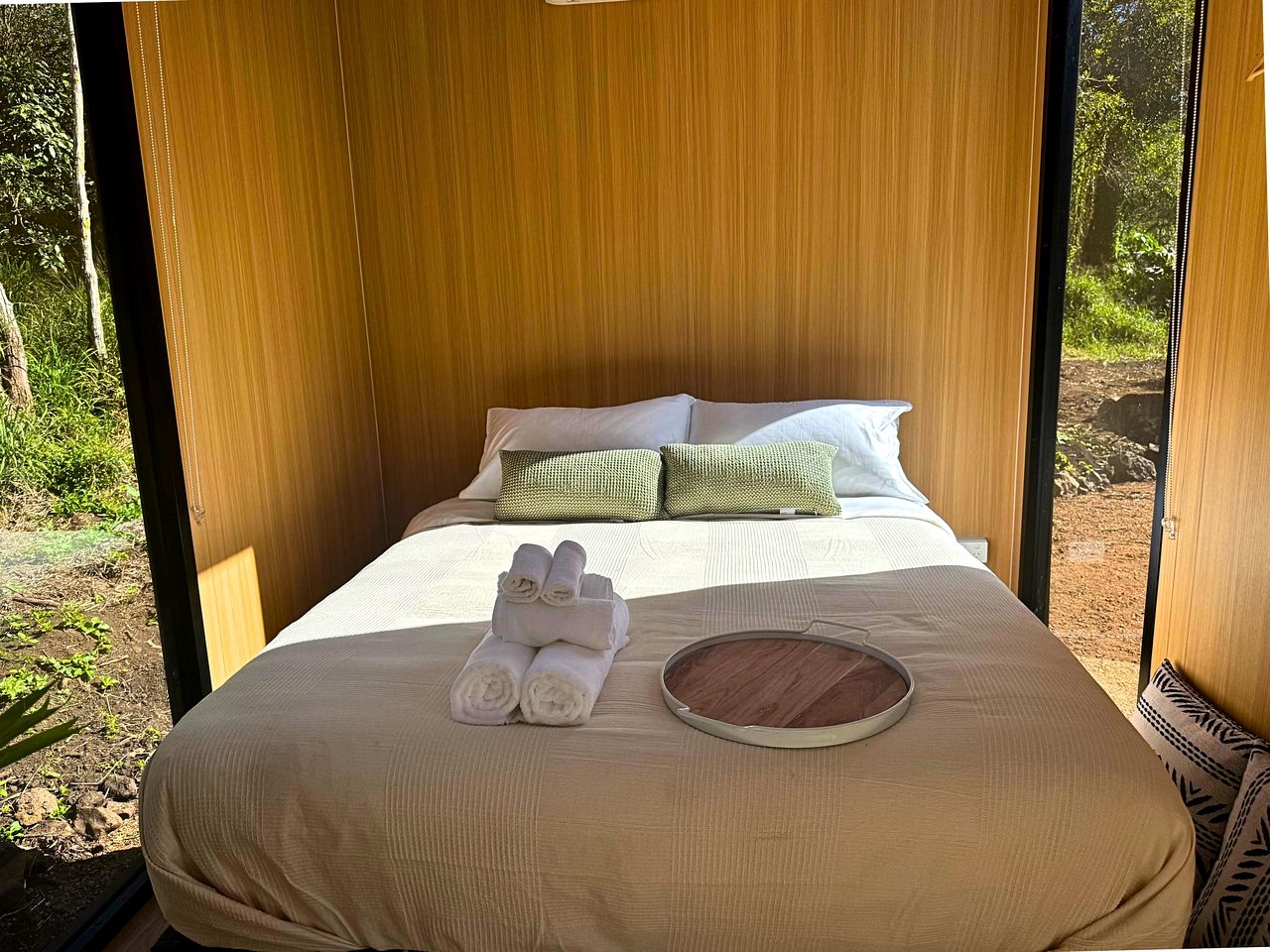 Serene Tiny Home Farm Stay with Creek Views near Toowoomba, Withcott QLD