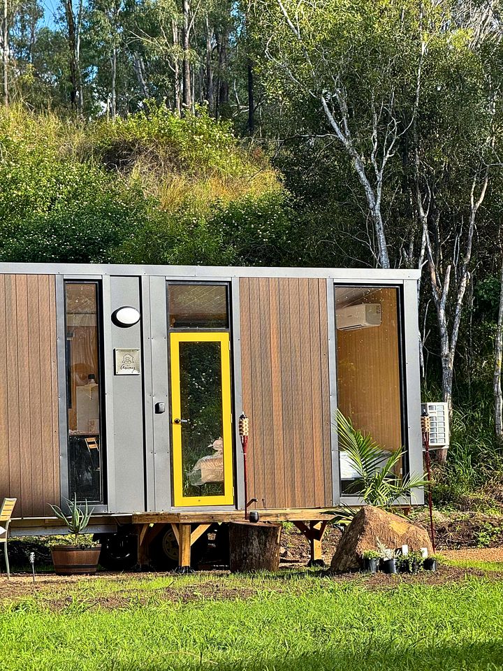 Serene Tiny Home Farm Stay with Creek Views near Toowoomba, Withcott QLD