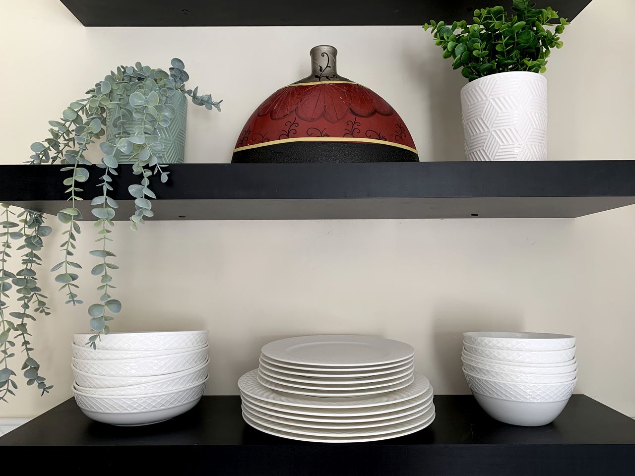 Delightful Cottage with Garden and Sauna in California