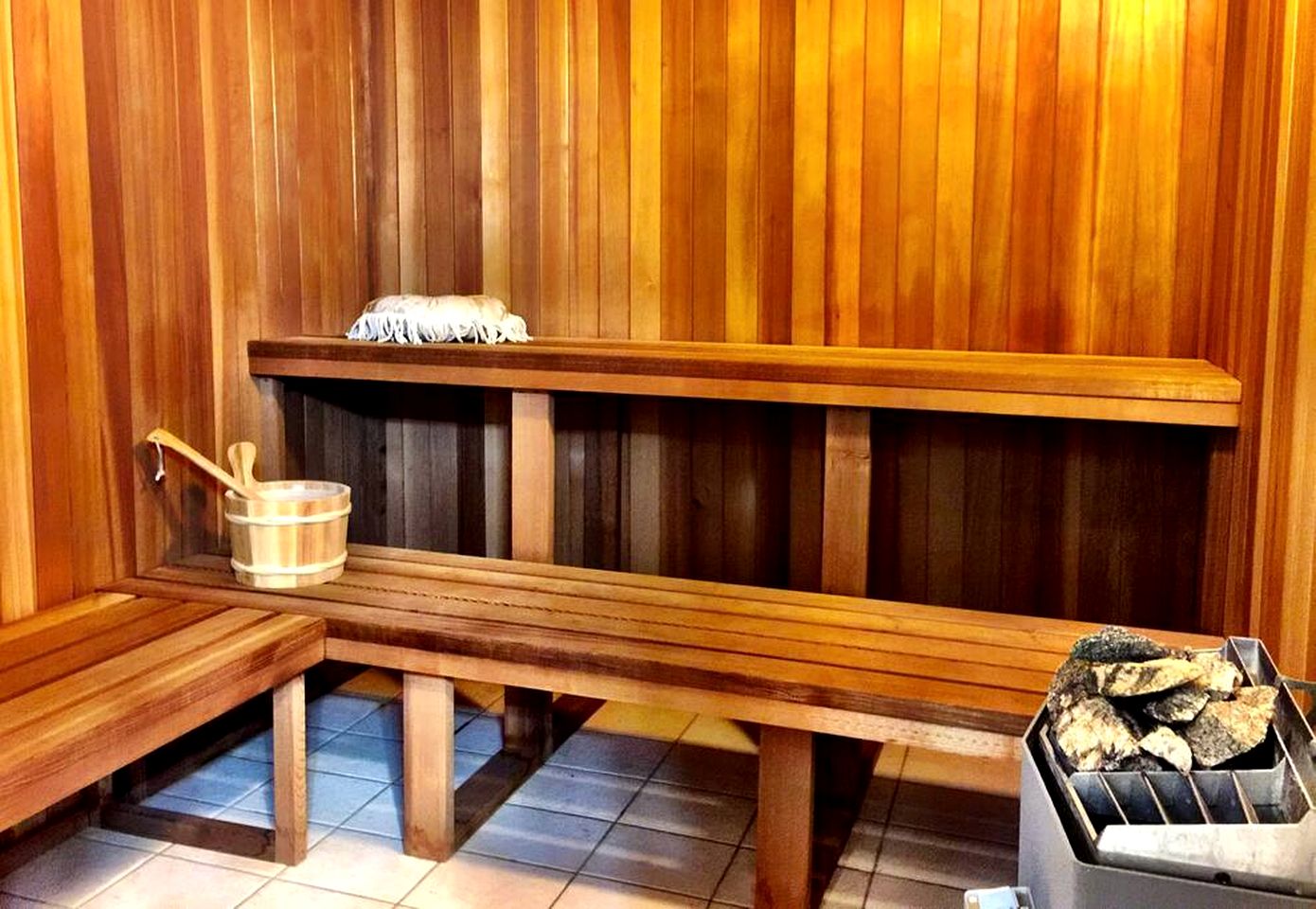 Delightful Cottage with Garden and Sauna in California