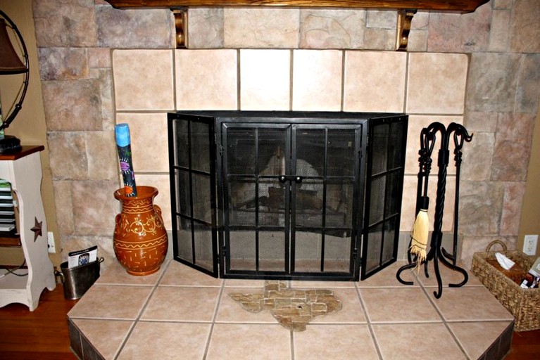 Cabins (New Braunfels, Texas, United States)