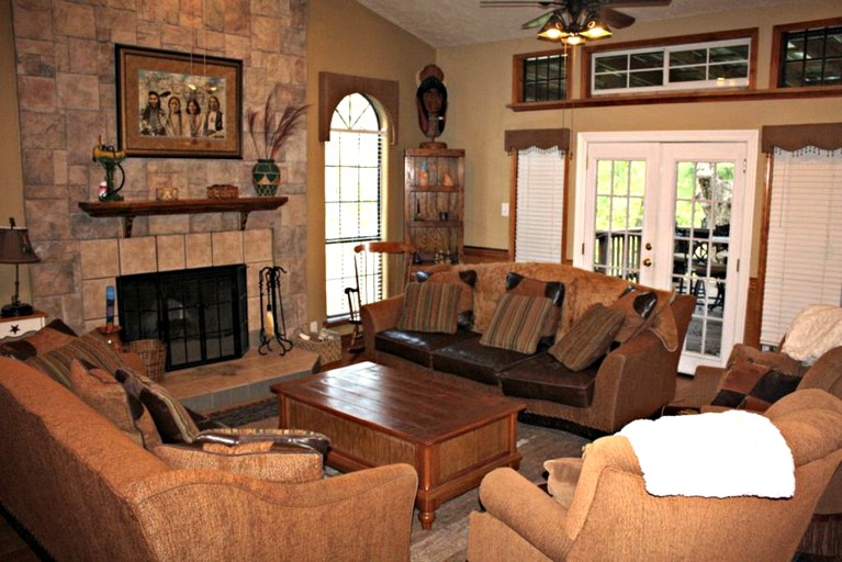 Cabins (New Braunfels, Texas, United States)