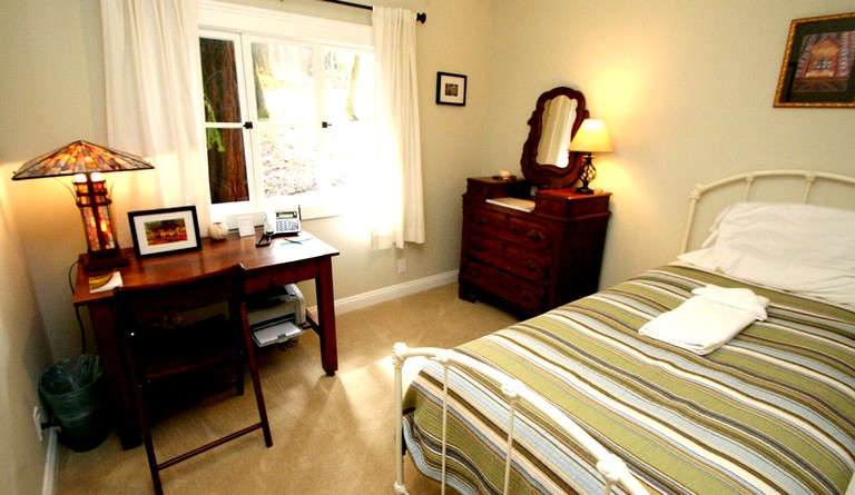 Cabins (United States of America, Guerneville, California)