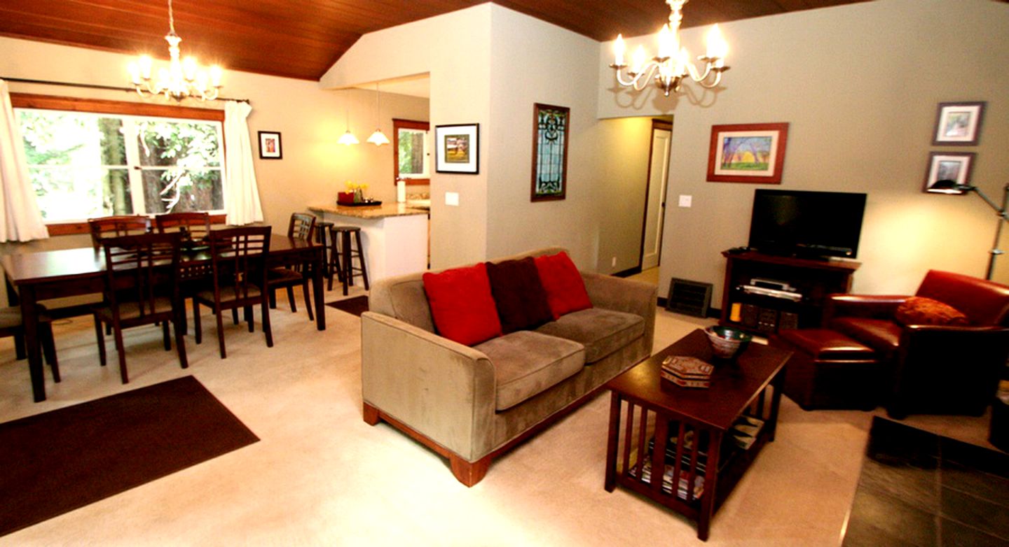 Pet-Friendly Cabin Rental for Glamping in Northern California