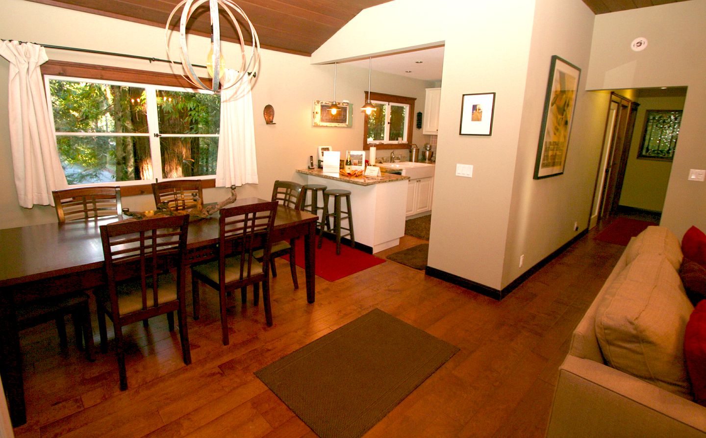 Pet-Friendly Cabin Rental for Glamping in Northern California