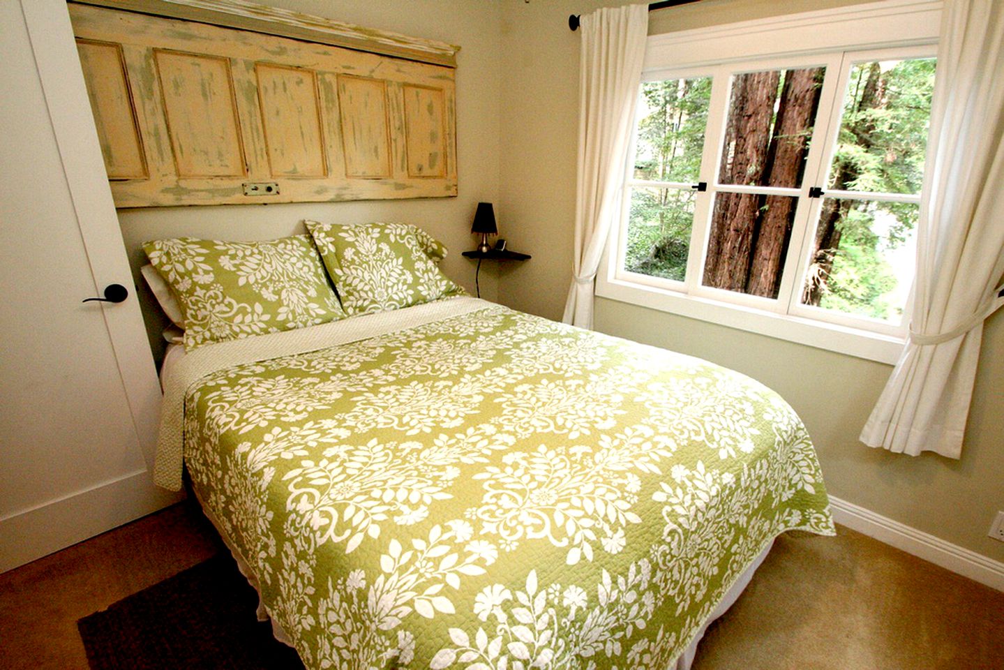 Pet-Friendly Cabin Rental for Glamping in Northern California