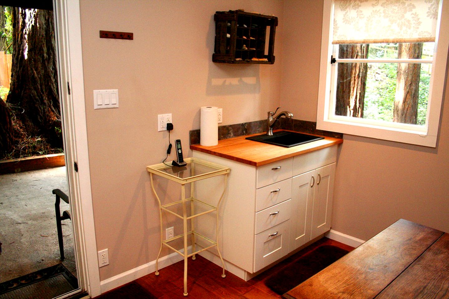 Pet-Friendly Cabin Rental with Studio for Glamping in Northern California