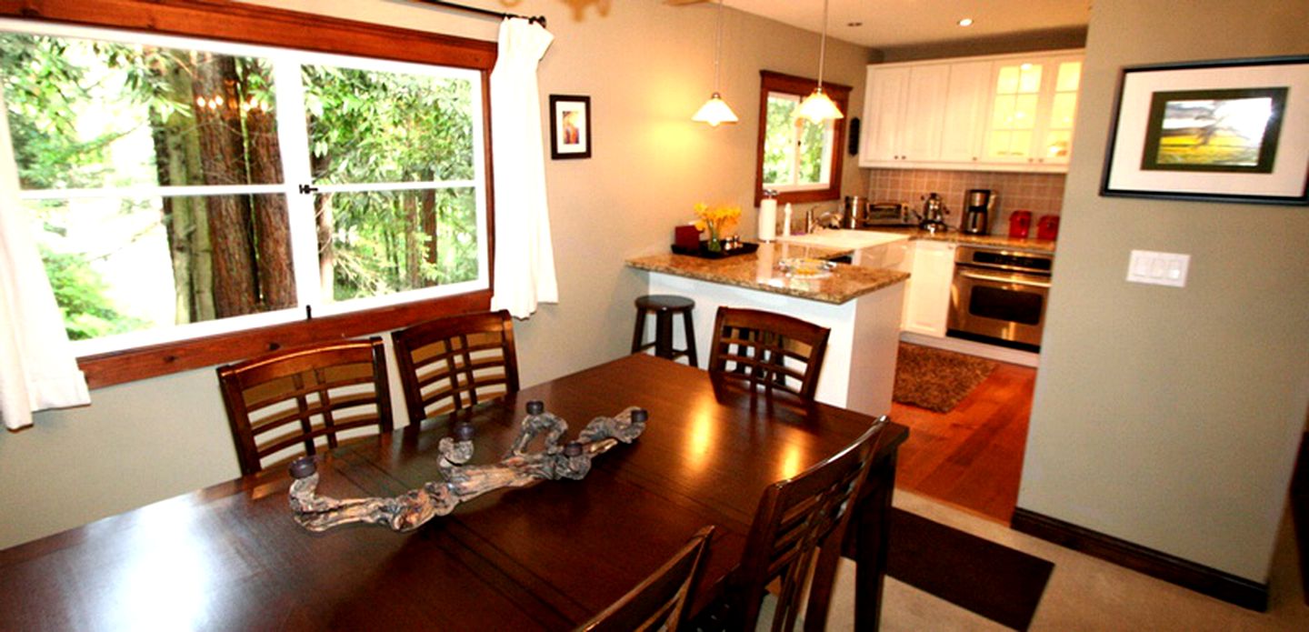 Pet-Friendly Cabin Rental with Studio for Glamping in Northern California