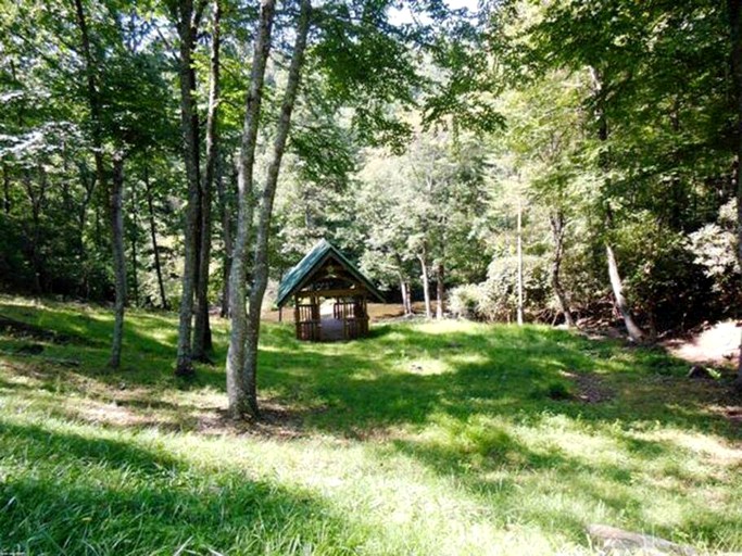 Cabins (Sparta, North Carolina, United States)