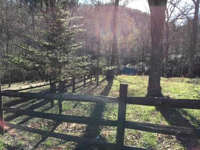 Cabins (Sparta, North Carolina, United States)