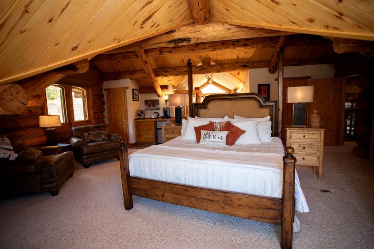 Log Cabins (United States of America, --, Colorado)