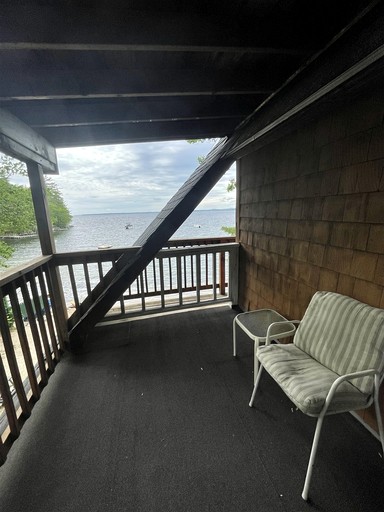 Cabins (United States of America, Sebago, Maine)
