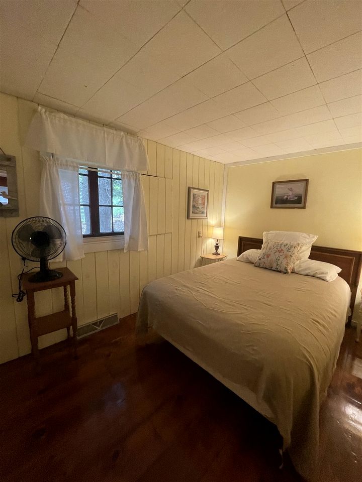Rustic Pet-Friendly Cabin with Fire Pit on the Beach of Sebago Lake, Maine