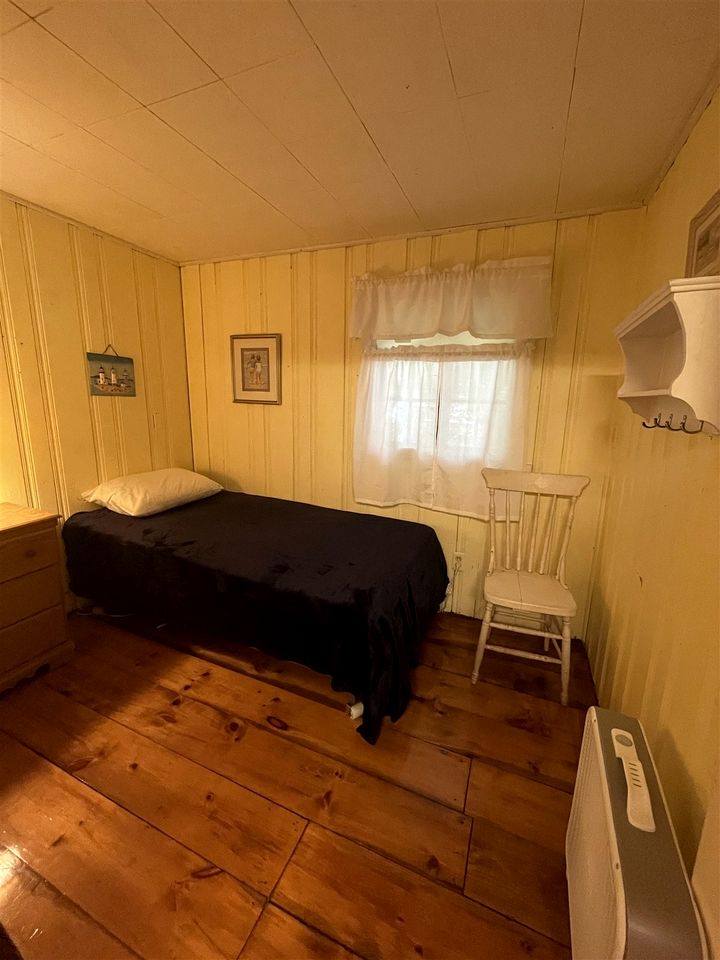 Rustic Pet-Friendly Cabin with Fire Pit on the Beach of Sebago Lake, Maine