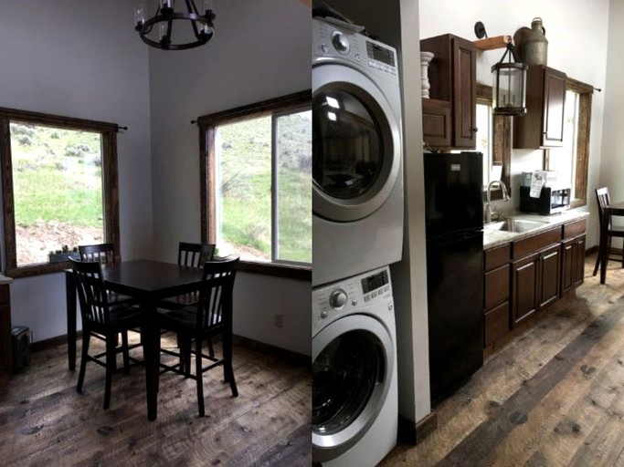 Cabins (Gardiner, Montana, United States)