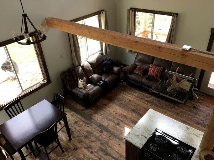 Cabins (Gardiner, Montana, United States)