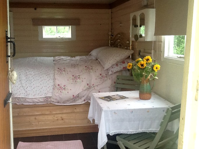 Huts (Helston, England, United Kingdom)