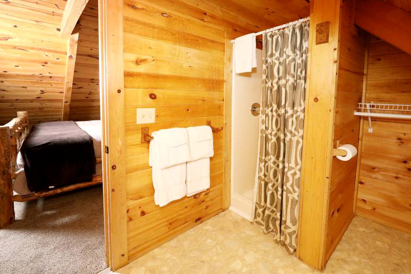 Pet-Friendly Log Cabin Rental with Wi-Fi and Netflix in Sevierville, Tennessee
