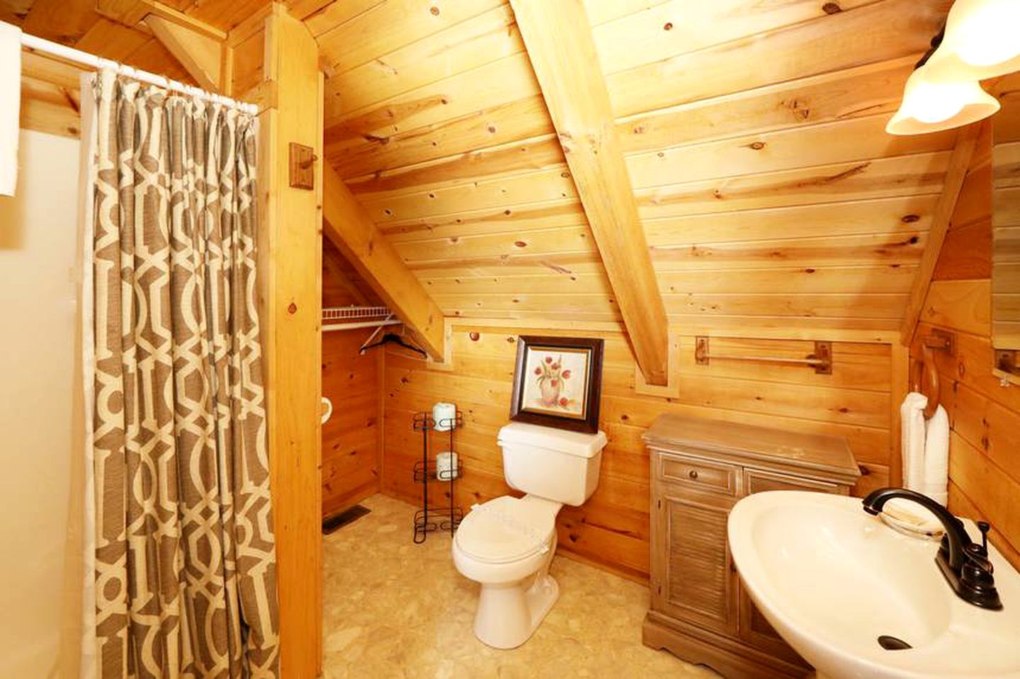 Pet-Friendly Log Cabin Rental with Wi-Fi and Netflix in Sevierville, Tennessee