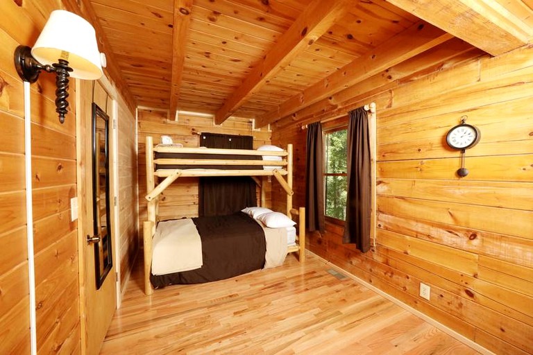 Log Cabins (Sevierville, Tennessee, United States)