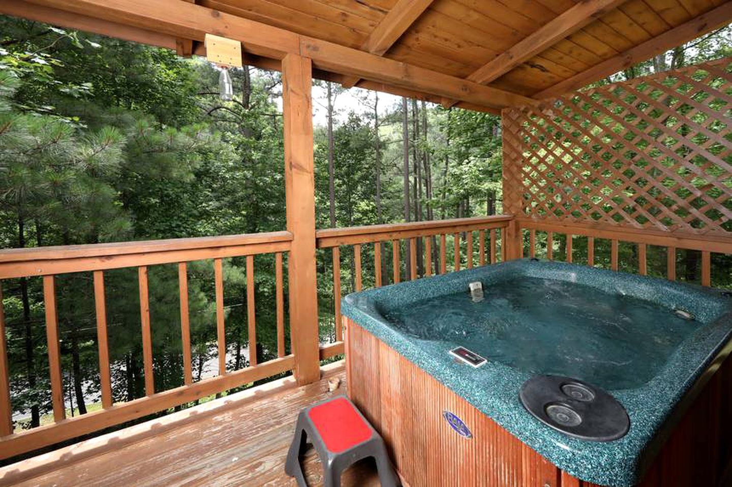 Pet-Friendly Log Cabin Rental with Wi-Fi and Netflix in Sevierville, Tennessee